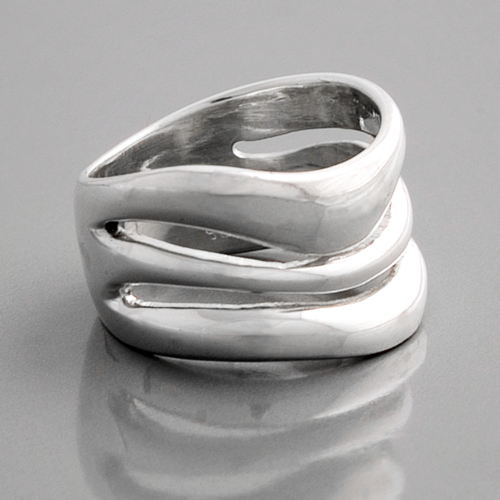 925er Silberring im modernen Design 925er Silberring im modernen Design